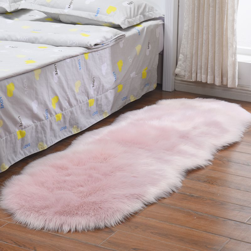Alfombra de piel sintética de  - Cowhide Rug Faux reseña y precio
